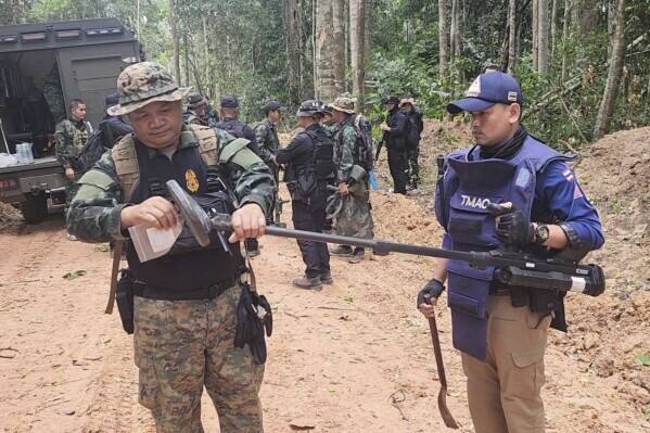 Thailand Cambodia News: थाईलैंड-कंबोडिया संघर्ष रोकने को UN ने बुलाई आपात बैठक, अब तक 15 की मौत