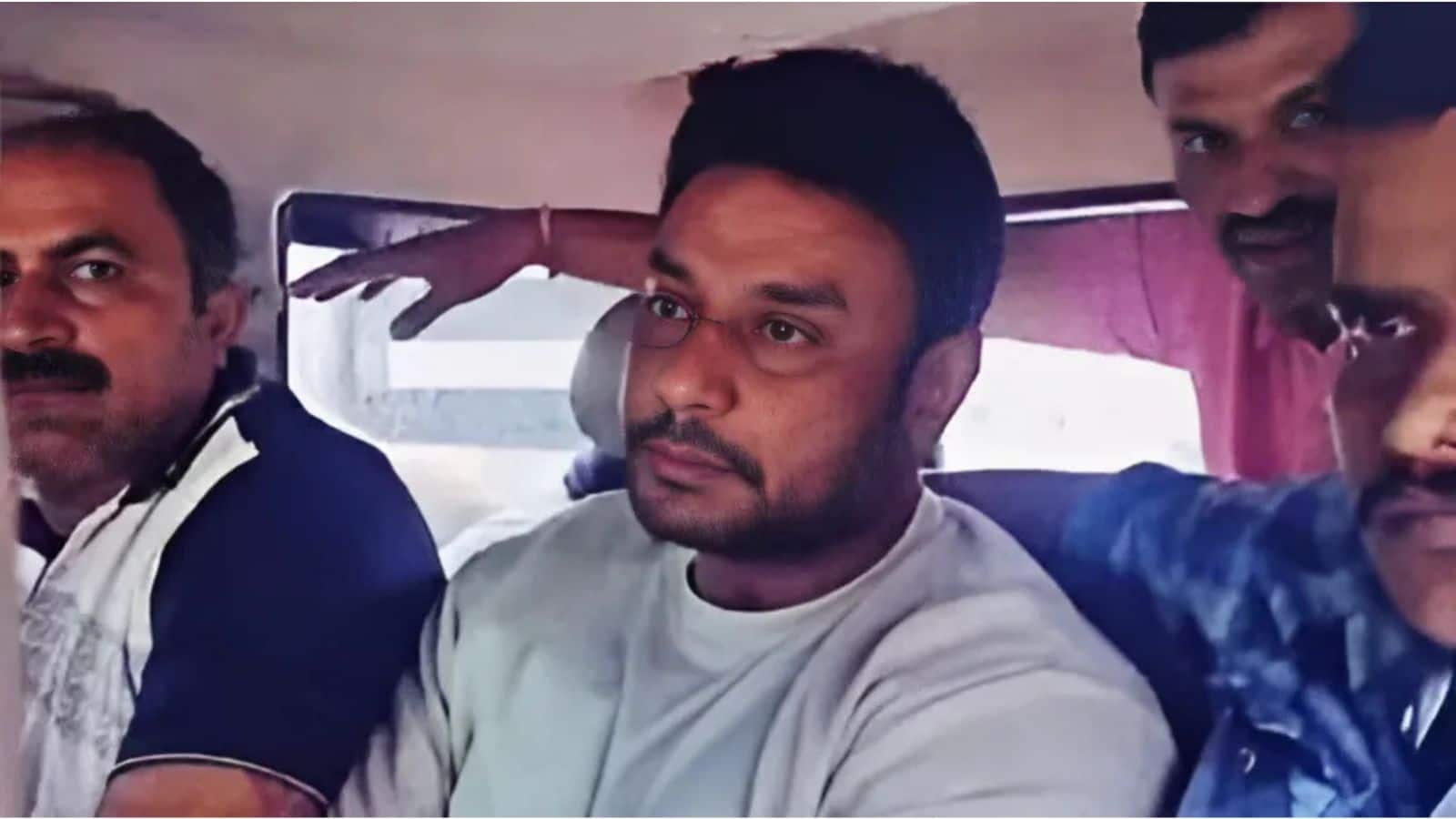 Darshan: '30 दिनों से सूरज की रोशनी नहीं देखी, प्लीज मुझे जहर दे दीजिए...'; जेल में बंद एक्टर दर्शन ने कोर्ट से लगाई गुहार