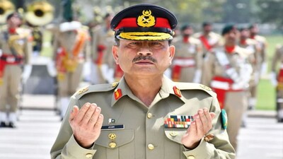 मौलाना फजलुर रहमान ने पाक के चीफ ऑफ आर्मी स्टाफ फील्ड मार्शल आसिम मुनीर को आईना दिखाया है।