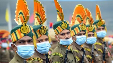भारतीय सीमा की चौकसी सिर्फ एक नौकरी नहीं, बल्कि एक प्रतिज्ञा है, देश की हर सांस की सुरक्षा की। बॉर्डर सिक्योरिटी फोर्स (BSF) इस जिम्मेदारी की पहली लाइन है, और हाल ही में हुए ऑपरेशन सिंदूर के दौरान इसके 16 वीर जवानों ने जो साहस दिखाया, वह हमेशा भारतीय इतिहास में सुनहरे अक्षरों में लिखा जाएगा। 
