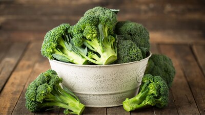 Broccoli: ब्रोकली में पोटैशियम और ऑक्सालेट की मौजूदगी किडनी स्टोन की समस्या को बढ़ा सकती है।