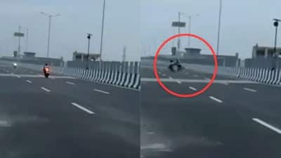 मौत का स्टंट! रील के चक्कर में दिल्ली-देहरादून एक्सप्रेसवे पर भिड़ी बाइक, दो युवकों की मौत