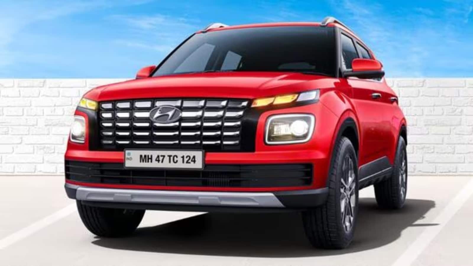 दमदार फीचर्स और इंजन वाली Hyundai Venue लेने पर होगी ₹70000 से ₹1.10 लाख तक की बचत, जानिए कीमत और सभी फीचर्स