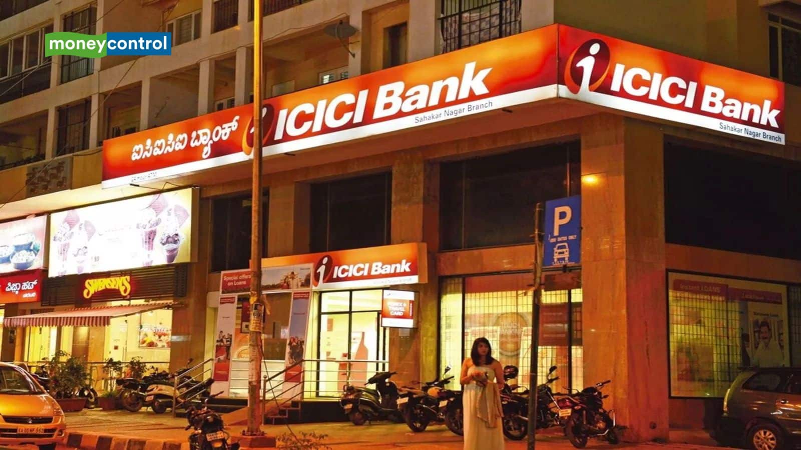 गुड न्यूज! ICICI  बैंक ने बदला मिनिमम बैलेंस का नियम, ₹50000 से घटाकर किया ₹15000 