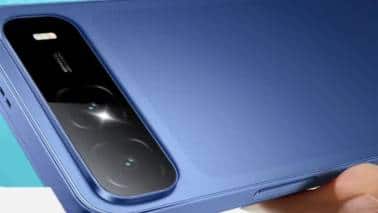 कैसा है कैमरा? कैमरे की बात करें तो Infinix के इस मॉडल में f/1.6 अपर्चर और PDAF के साथ 50MP रियर कैमरा दिया गया है। वहीं, सेल्फी और वीडियो कॉलिंग के लिए इसमें f/2.0 अपर्चर वाला 5MP फ्रंट कैमरा है। फोन में 6,000mAh बैटरी दी गई है, जो 18W फास्ट चार्जिंग को सपोर्ट करती है।
