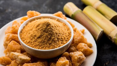 Jaggery purity test: गुड़ आयरन का अच्छा स्रोत है। रोजाना थोड़ा गुड़ खाने से शरीर में खून की मात्रा संतुलित रहती है 
