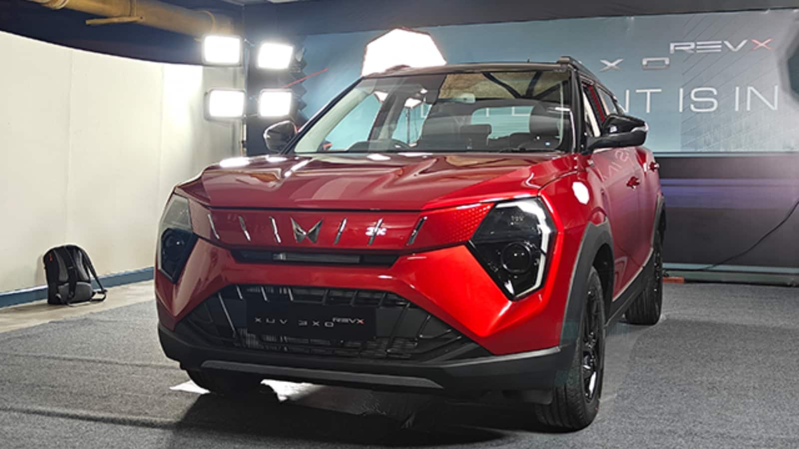 Mahindra ने XUV 3XO RevX A को Dolby Atmos के साथ किया लॉन्‍च, मिलेगा प्रीमियम साउंड एक्सपीरियंस, जानें कीमत