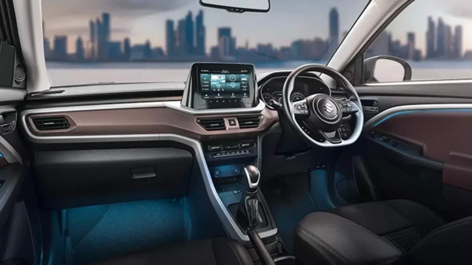 Maruti Brezza के फीचर्स  Maruti Brezza में ड्यूल टोन इंटीरियर दिया गया है। इसमें 9-inch का टचस्क्रीन इंफोटेनमेंट सिस्टम मिलता है, जो वायरलेस Android Auto और Apple CarPlay को सपोर्ट करता है। इसके अलावा, इसमें प्रीमियम 6-स्पीकर ऑडियो सिस्टम, इलेक्ट्रिक सनरूफ, क्रूज कंट्रोल और वायरलेस फोन चार्जिंग जैसी मॉडर्न सुविधाएं मिलती हैं। वहीं, SUV को और भी एडवांस बनाने के लिए इसमें रियर AC वेंट्स, हेड्स-अप डिस्प्ले, फास्ट-चार्जिंग USB पोर्ट्स, ऑटोमैटिक क्लाइमेट कंट्रोल और कूल्ड ग्लव बॉक्स जैसे स्मार्ट फीचर्स भी दिए गए हैं।
