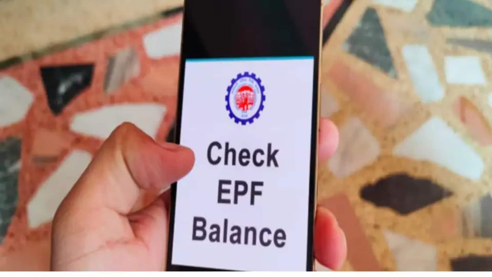 EPFO ने साल 2025 में बदलें 5 नियम, पैसा निकालने से लेकर, ट्रांसफर और क्लेम लेना हो गया है आसान EPFO ने साल 2025 में बदलें 5 नियम, पैसा निकालने से लेकर, ट्रांसफर और क्लेम लेना हो गया है आसान