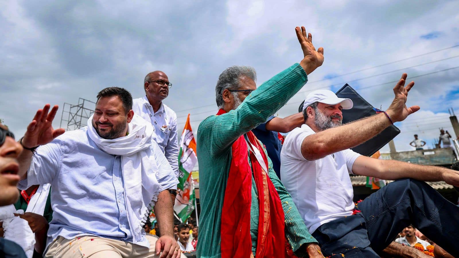'अगली बार हम राहुल गांधी को प्रधानमंत्री बनाएंगे' बिहार में 'वोटर अधिकार' रैली में तेजस्वी यादव का बड़ा ऐलान