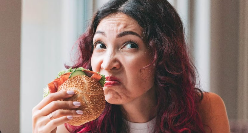 Food poisoning: मानसून में फूड पॉइजनिंग से कैसे बचें? जानिए आसान उपाय जो आपकी सेहत को बरसात में भी रखेंगे सुरक्षित
