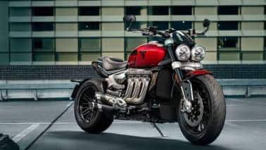 Triumph इस गणेश चतुर्थी को टू-व्हीलर कंपनी Triumph शानदार ऑफर्स के साथ खास बना रहा है। कंपनी ग्राहकों को बाइक खरीदारी पर 2 फ्री सर्विसेज और 5 साल की एक्सटेंडेड वारंटी का लाभ दे रहा है। इसके साथ ही कंपनी Speed 400 को 2.50 लाख रुपये में, Speed T4 को 2.06 लाख रुपये में, और Scrambler 400X को 2.67 लाख रुपये में दे रहा है।