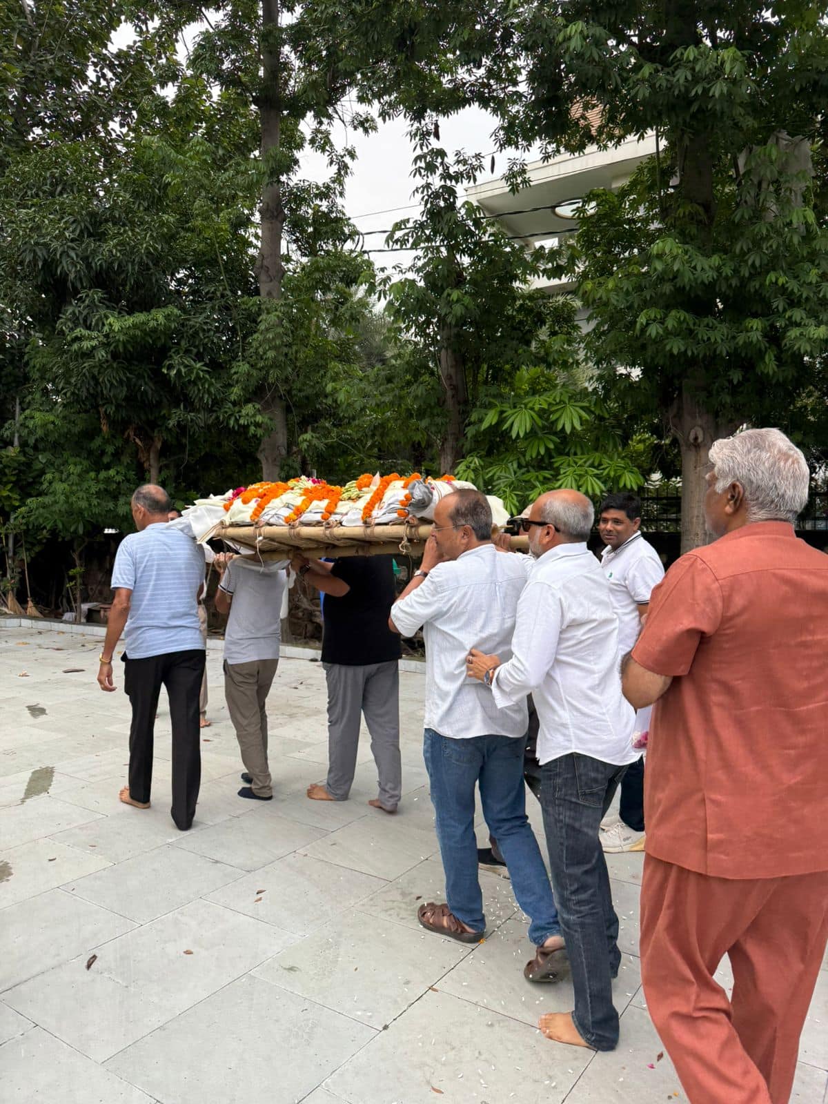 आप हमेशा हमारी यादों में भी बने रहेंगे, जांगिड सर! अलविदा!