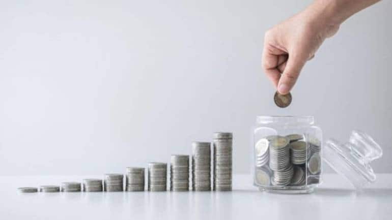 EPF यानी Employees Provident Fund, एक सरकारी रिटायरमेंट स्कीम है, जिसे EPFO मैनेज करता है।