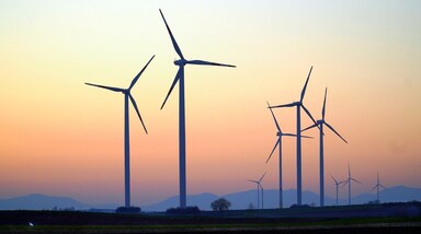 ब्रोकरेज फर्म नुवामा इंस्टीट्यूशनल इक्विटीज ने Inox Wind Ltd के शेयर के लिए 'बाय' रेटिंग को दोहराया है। लेकिन 12 महीने के टारगेट प्राइस को 236 रुपये से घटाकर 190 रुपये प्रति शेयर कर दिया है। नया टारगेट प्राइस 14 अगस्त को BSE पर शेयर के बंद भाव से 39 प्रतिशत ज्यादा है। 
