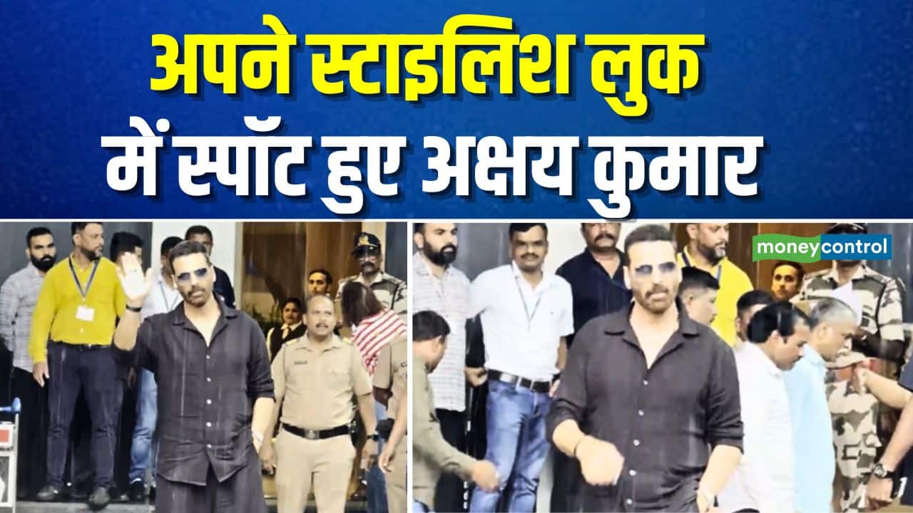 Akshay Kumar Spotted at Mumbai Airport : अपने स्टाइलिश लुक में स्पॉट हुए अक्षय कुमार
