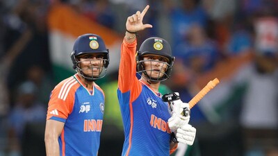 Abhishek Sharma: इस लिस्ट में पाकिस्तान के कई बड़े खिलाड़ियों का नाम शामिल नहीं है