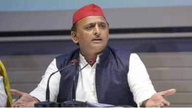 'दिवाली पर दियों पर खर्च क्यों?' अखिलेश यादव ने उठाए सवाल, BJP ने किया पलटवार
