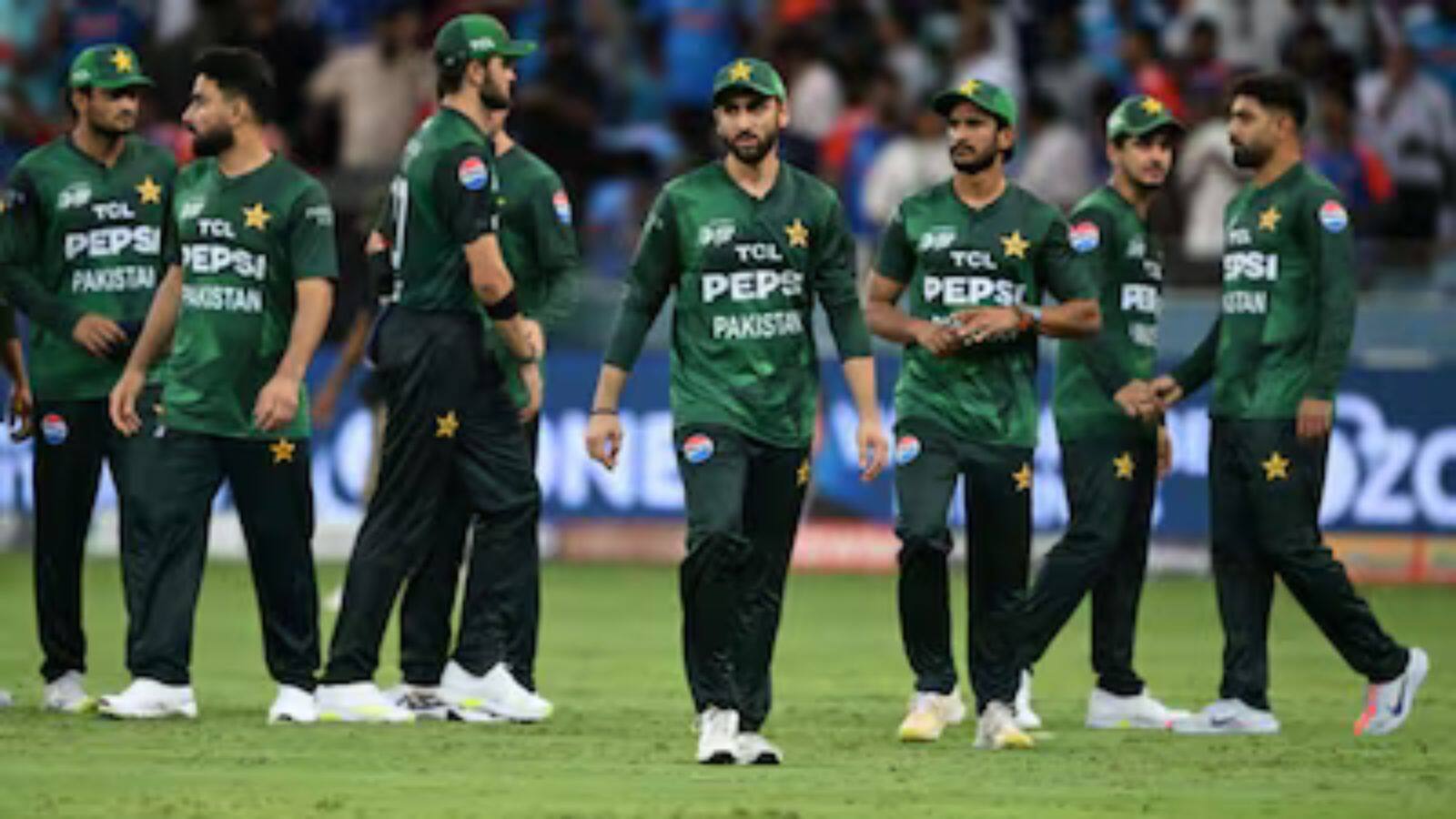 Asia Cup: पाकिस्तान ने एशिया कप से हटने की दी धमकी? मैच रैफरी को हटाने की मांग Asia Cup: पाकिस्तान ने एशिया कप से हटने की दी धमकी? मैच रैफरी को हटाने की मांग