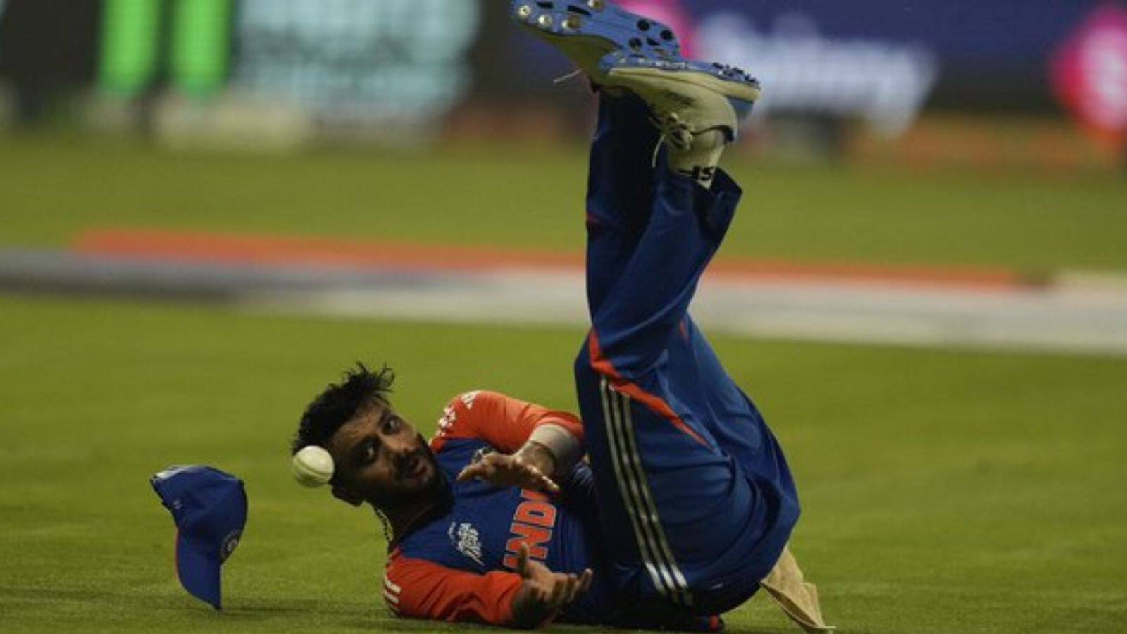 IND vs PAK: क्या पाकिस्तान के खिलाफ मैच खेल पाएंगे अक्षर पटेल? इंजरी को लेकर आई बड़ी खबर IND vs PAK: क्या पाकिस्तान के खिलाफ मैच खेल पाएंगे अक्षर पटेल? इंजरी को लेकर आई बड़ी खबर