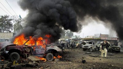 पाकिस्तानी सुरक्षाकर्मियों पर तहरीक-ए-तालिबान पाकिस्तान (TTP) के लड़ाकों ने एक बार फिर हमला बोला है।