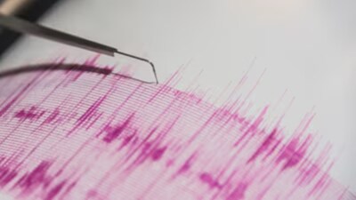 Earthquake in Japan: इस महीने की शुरुआत में भी 7.5 तीव्रता के एक भूकंप से हिल गया था