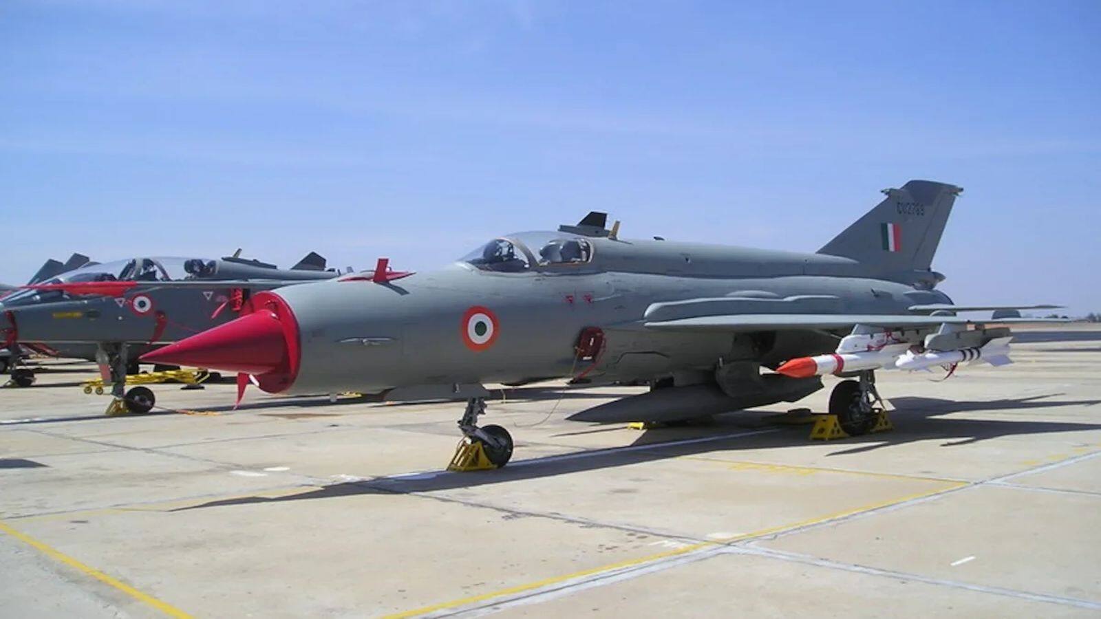 IAF MiG-21 Retire: अलविदा MiG-21! मिग-21 लड़ाकू विमान 62 साल बाद हुआ रिटायर, चंडीगढ़ एयरफोर्स स्टेशन पर हुई भव्य विदाई IAF MiG-21 Retire: अलविदा MiG-21! मिग-21 लड़ाकू विमान 62 साल बाद हुआ रिटायर, चंडीगढ़ एयरफोर्स स्टेशन पर हुई भव्य विदाई
