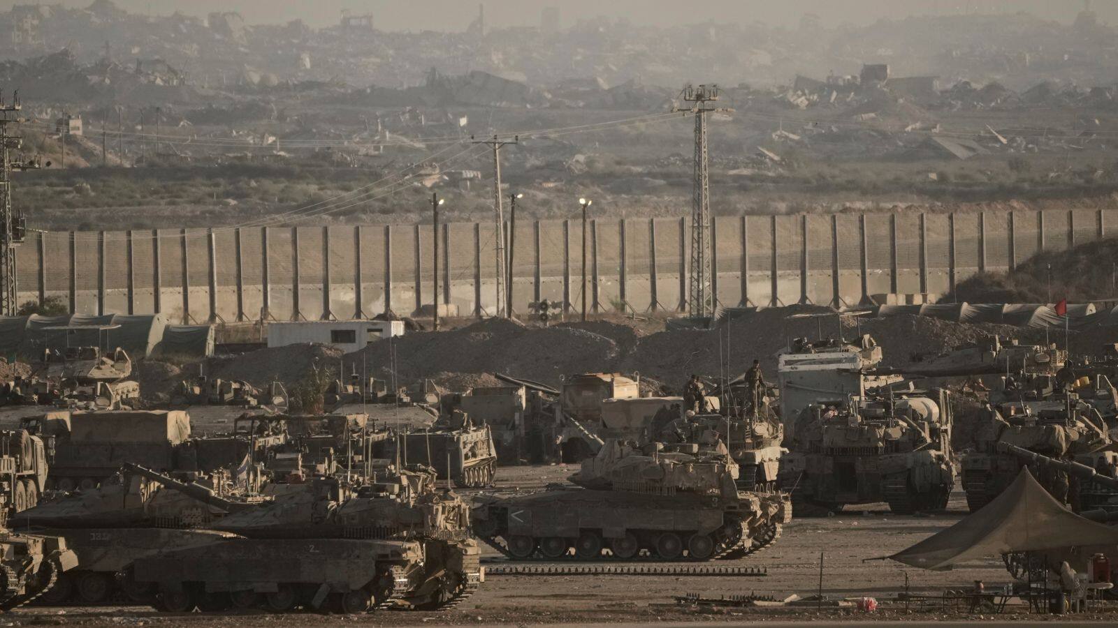 Israel Attack Gaza: गाजा शहर में घुसी इजरायल की सेना, नागरिकों को निकलने के लिए बनाया 'अस्थायी रूट'