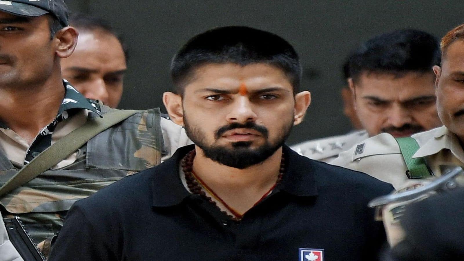 Lawrence Bishnoi: बिश्नोई गैंग पर बड़ा एक्शन! अमेरिका से भारत लाया जा रहा लॉरेंस का भाई अनमोल बिश्नोई Lawrence Bishnoi: बिश्नोई गैंग पर बड़ा एक्शन! अमेरिका से भारत लाया जा रहा लॉरेंस का भाई अनमोल बिश्नोई