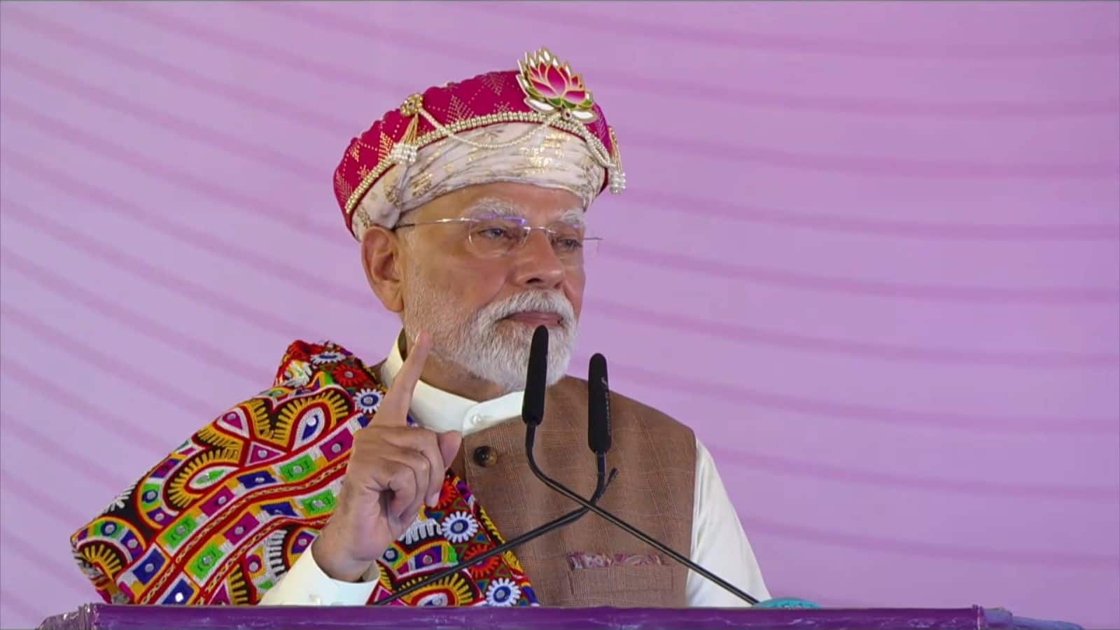 'पाकिस्तानी आतंकी ने रो-रो कर अपना हाल बताया' PM मोदी ने ऑपरेशन सिंदूर का जिक्र कर खोली पाकिस्तान की पोल