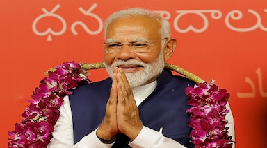 PM Modi 75th Birthday: पीएम मोदी पंडित जवाहर लाल नेहरू के बाद लगातार तीन बार प्रधानमंत्री बनने वाले पहले व्यक्ति हो गए हैं। प्रधानमंत्री मोदी 1985 में बीजेपी में शामिल हुए। वे गुजरात के मुख्यमंत्री बने और 2001 से 2014 तक चार बार मुख्यमंत्री रहे। पीएम मोदी देश के पहले ऐसे प्रधानमंत्री हैं, जिन्होंने आजाद भारत में जन्म लिया। (Image: Reuters)


