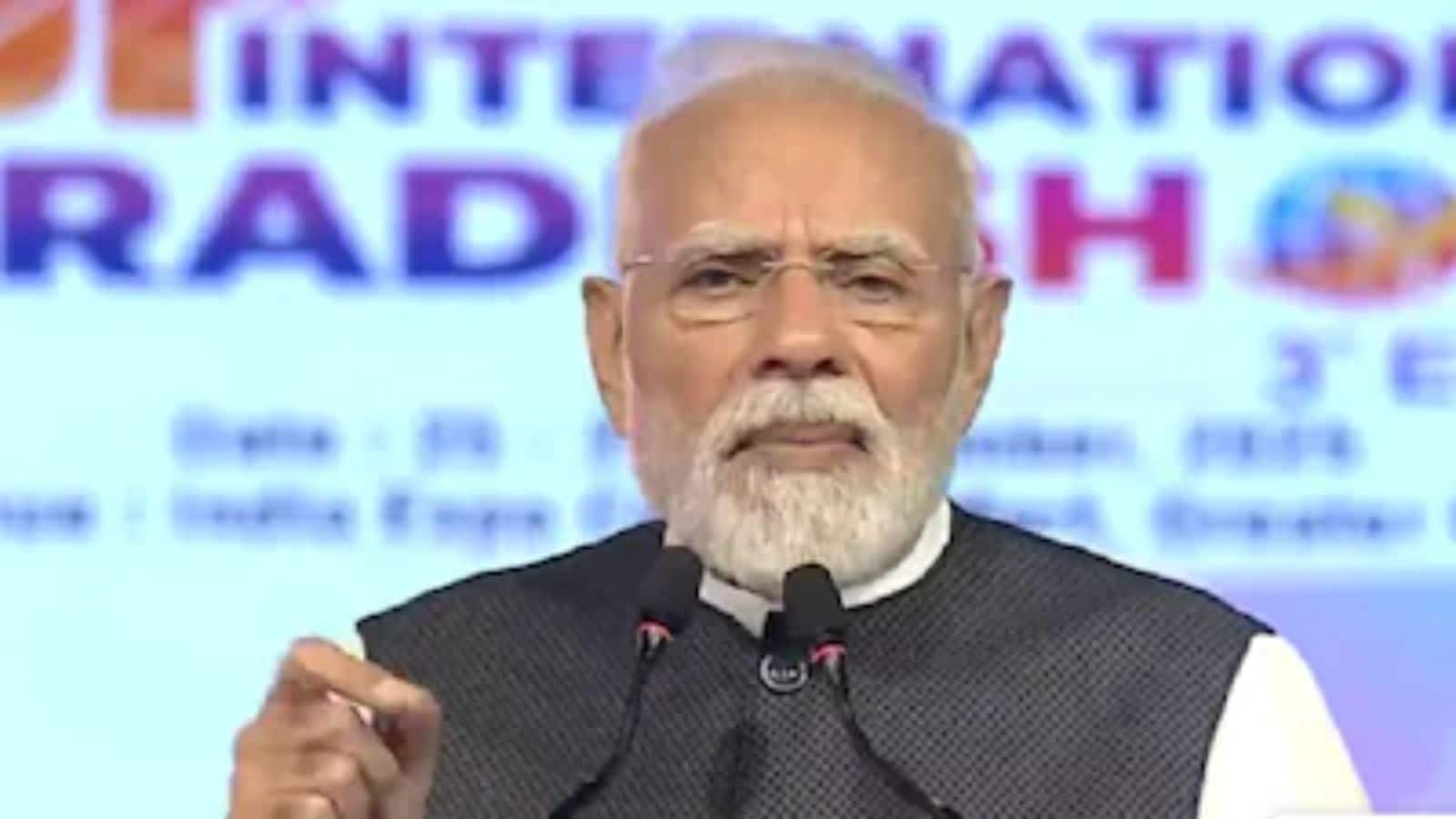PM मोदी ने ग्रेटर नोएडा में इंटरनेशनल ट्रेड शो का किया उद्घाटन, राजस्थान को देंगे ₹1.22 लाख करोड़ की परियोजनाओं की सौगात