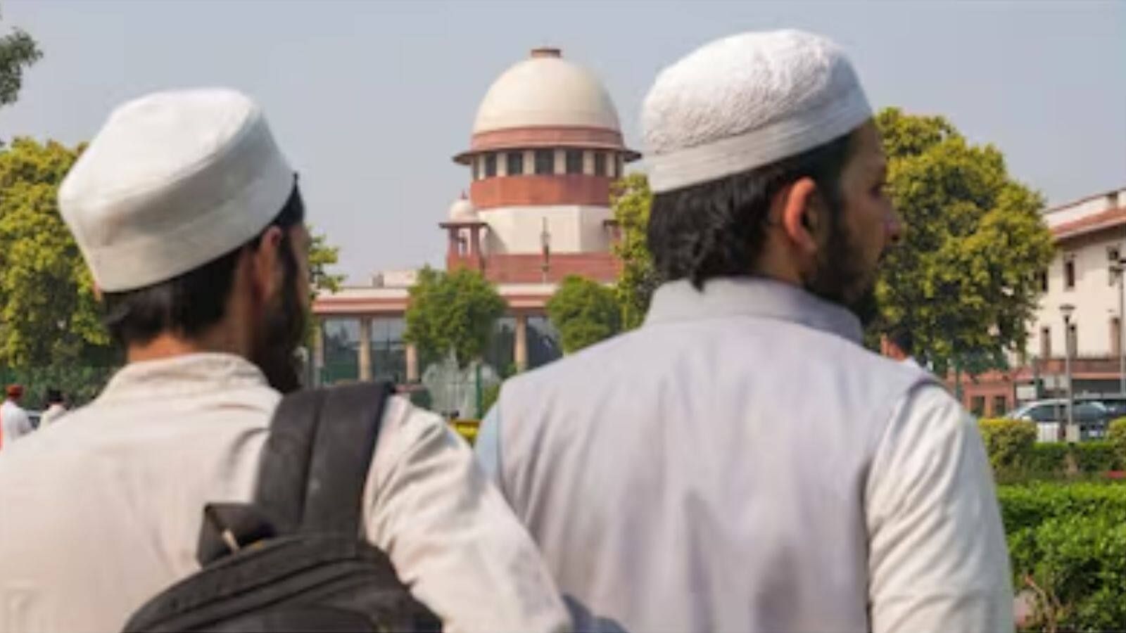 Waqf Amendment Act 2025: वक्फ एक्ट के कई प्रावधानों पर SC की रोक, '5 साल मुस्लिम होने की शर्त' और कलेक्टर की पावर निलंबित