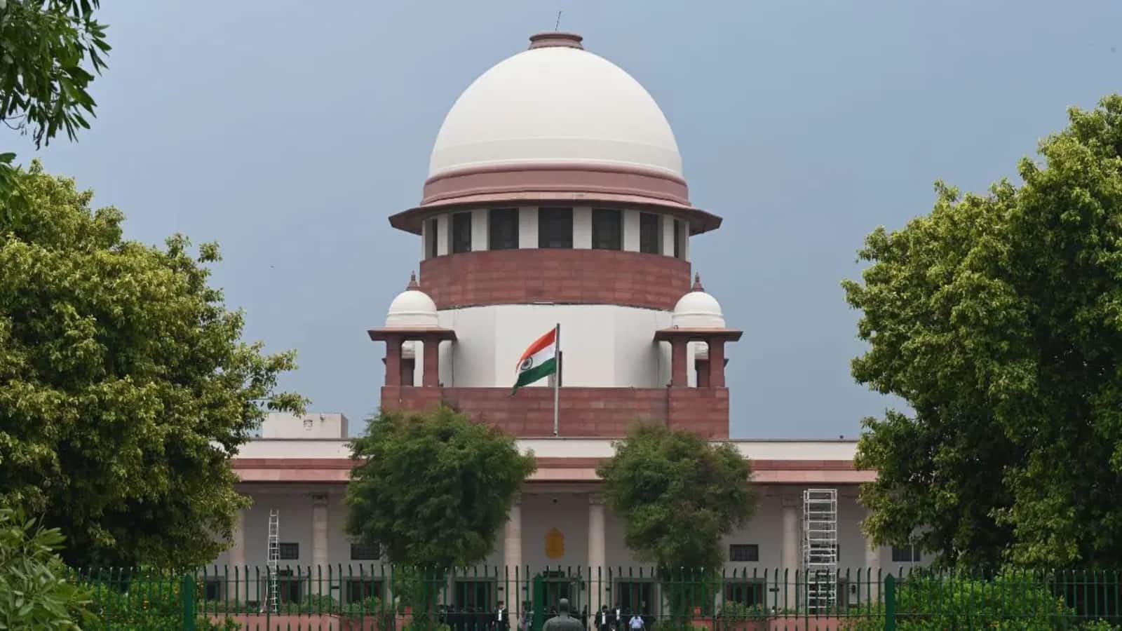 सुप्रीम कोर्ट का ऐतिहासिक फैसला, इस्तेमाल न होने वाली गाड़ियों पर नहीं लगेगा रोड टैक्स