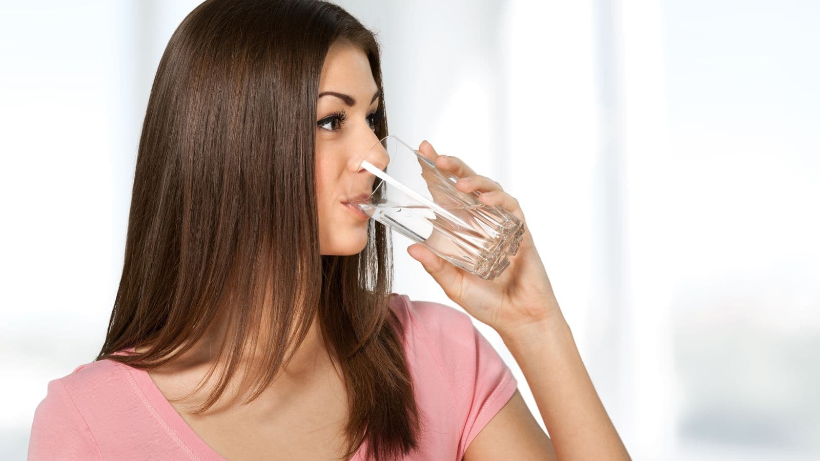 Health Tips: सुबह खाली पेट पानी पीने से पहले जान लें ये बातें, वरना हो सकता है नुकसान
