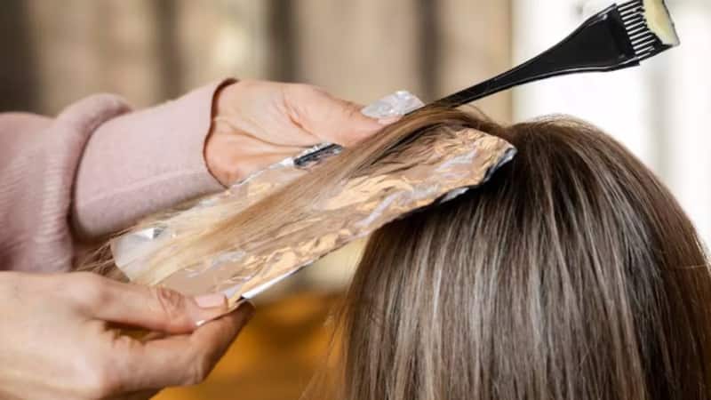 Hair Care: हेयर कलर के बाद कैसे रखें बालों का ध्यान, जानिए असरदार टिप्स जो बनाएं आपको बालों को खूबसूरत