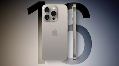 अगर आप किफायती रेंज में iPhone खरीदने की सोच रहे हैं, तो यह खबर आपके लिए हो सकती है। जी हां, हाल ही में Apple ने अपनी नई iPhone 17 सीरीज लॉन्च की थी, जिसके बाद से पुराने मॉडल्स पर भारी छूट मिल रही है। iPhone 17 के लॉन्च होते ही iPhone 16 की कीमत में 10,000 रुपये की गिरावट आई, जिसके बाद इसकी कीमत 70,000 रुपये हो गई। वहीं, अब कल यानी 23 सितंबर से शुरू हो रहे Flipkart Big Billion Days सेल में iPhone 16 और भी कम कीमत पर मिलेगी। Flipkart का कहना है कि आप इस iPhone को सेल के दौरान सिर्फ 51,999 रुपये में खरीद सकेंगे। अब आइए iPhone 16 पर मिलने वाले ऑफर, कीमत और स्पेसिफिकेशन के बारे में डिटेल में जानते हैं।