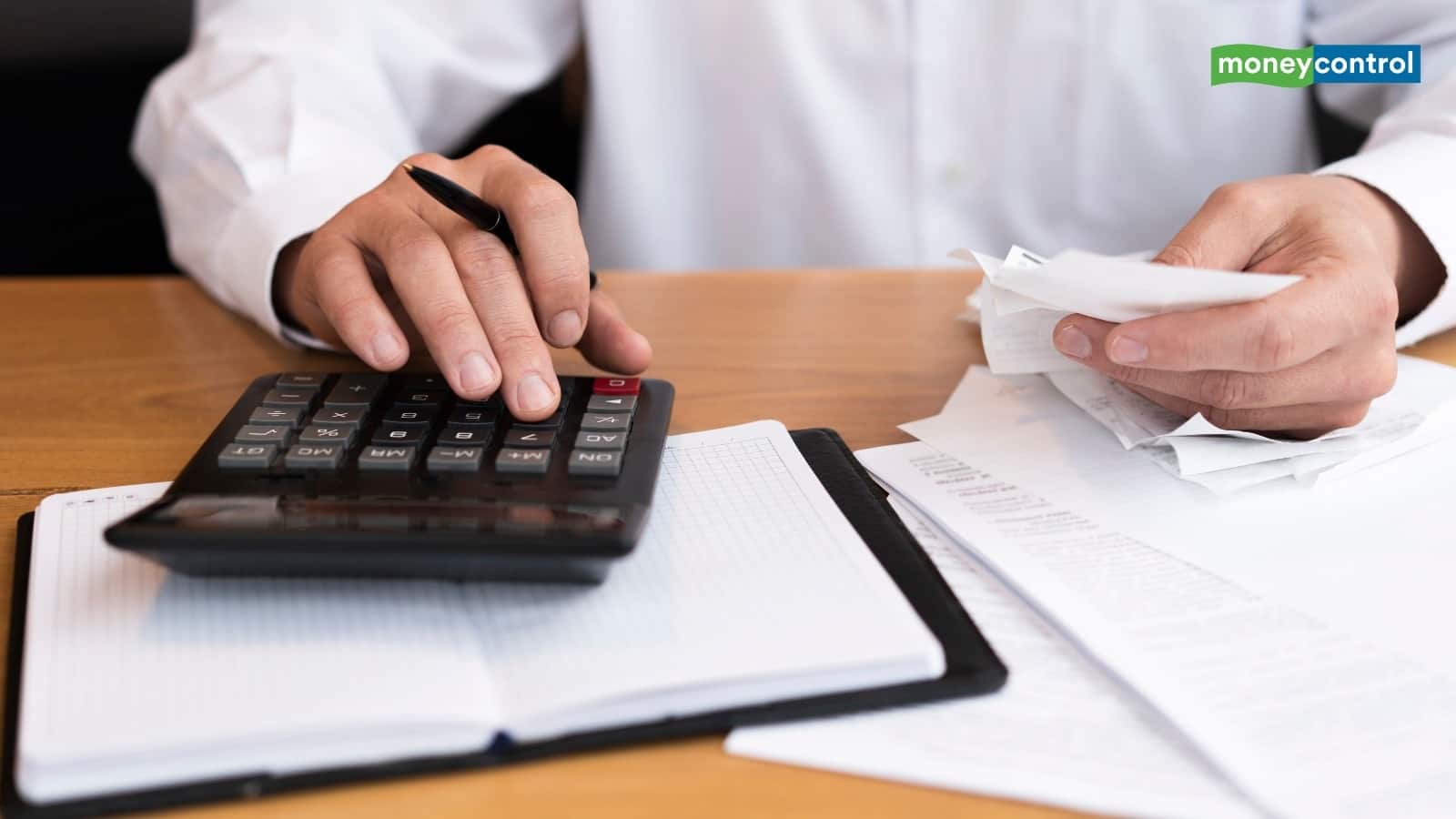 Income Tax Return: अंतिम समय में रिटर्न फाइल करने जा रहे हैं तो ये बातें जान लें, बाद में नहीं आएगा इनकम टैक्स का नोटिस