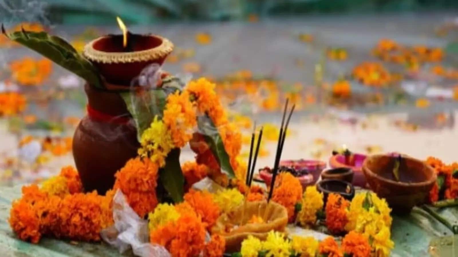 Jitiya Vrat 2025: पूजा में मांएं पहनती हैं जीतिया लॉकेट, जानें क्या है ये परंपरा और इसका महत्व?