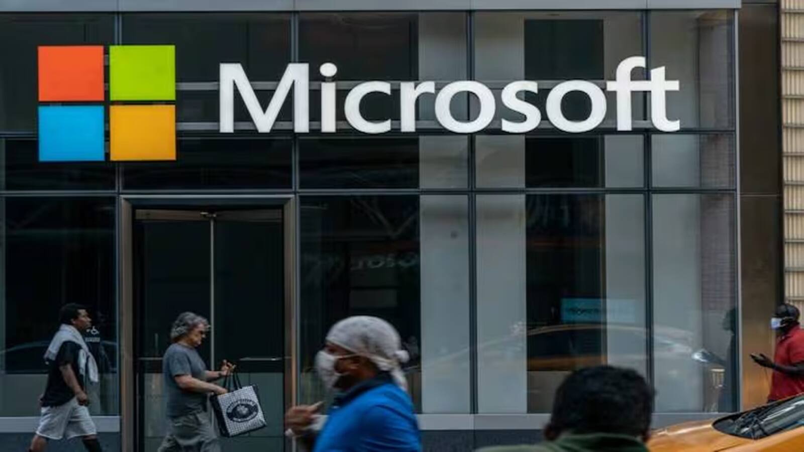 Microsoft का अल्टीमेटम, एक दिन में अमेरिका पहुंचें H-1B वीजा वाले सभी एंप्लॉयीज