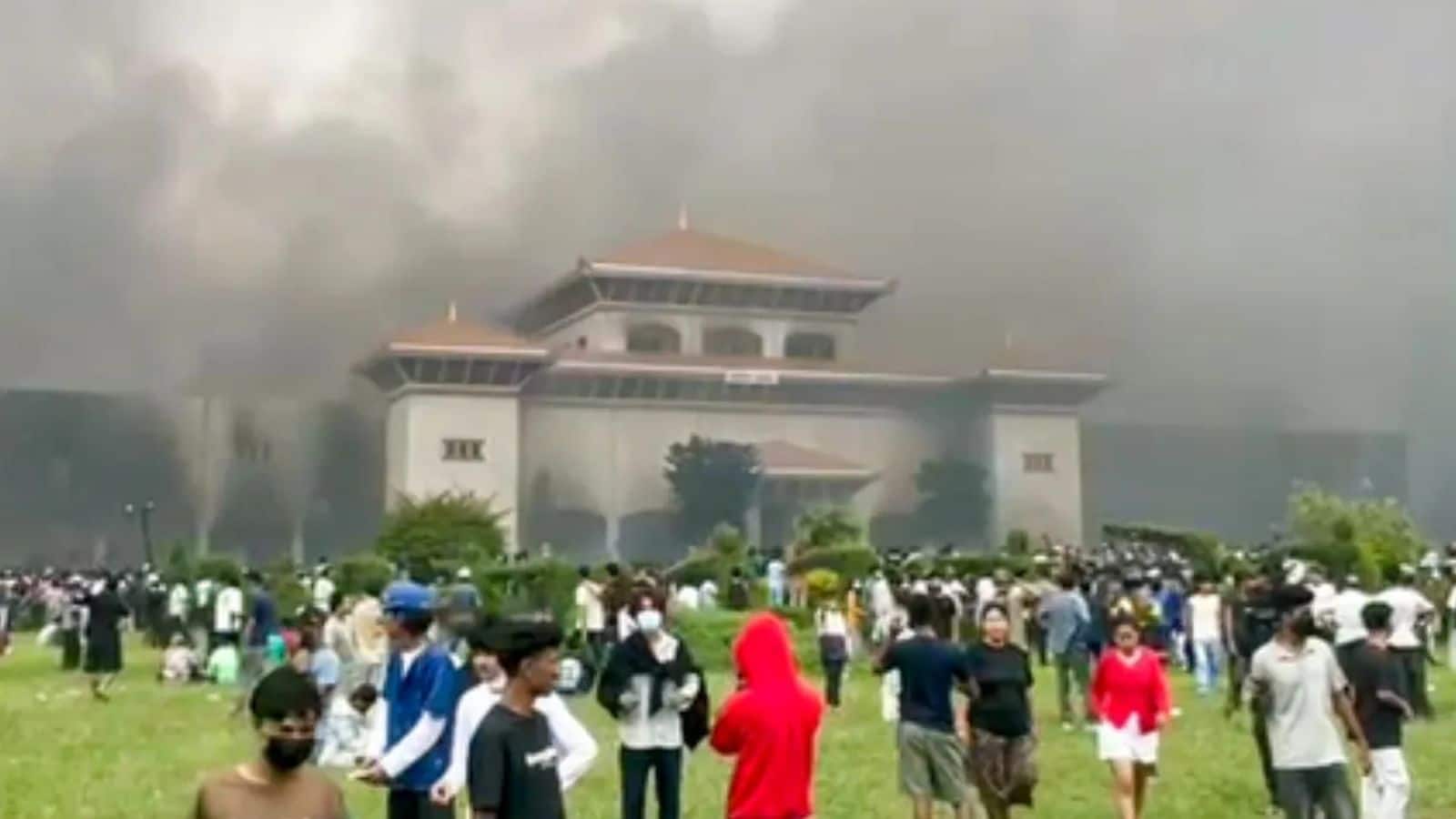 Nepal Crisis: इन 7 शेयरों पर पड़ सकता है सीधा असर, करोड़ों का हो सकता है घाटा
