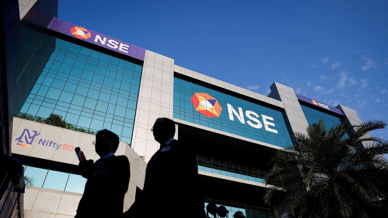 NSE का IPO जल्द, अगले 8-9 महीनों में हो सकती है लिस्टिंग: CEO आशीषकुमार चौहान