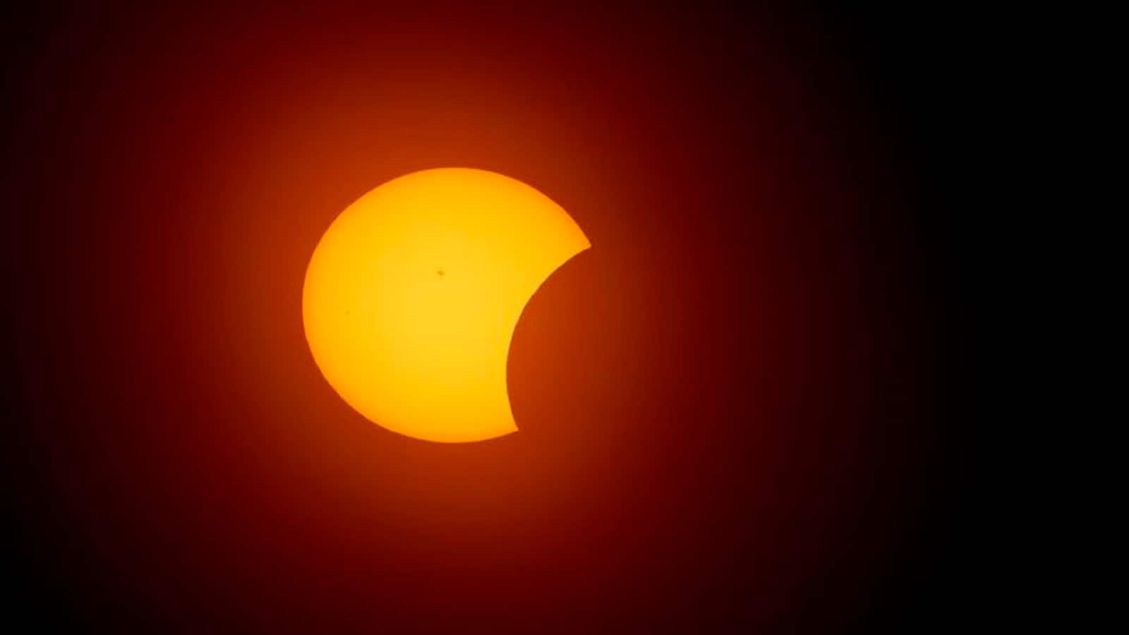 Solar Eclipse 2025: साल का आखिरी सूर्य ग्रहण भी सितंबर में होगा, जानिए इसकी तारीख और क्या ये भारत में दिखेगा?