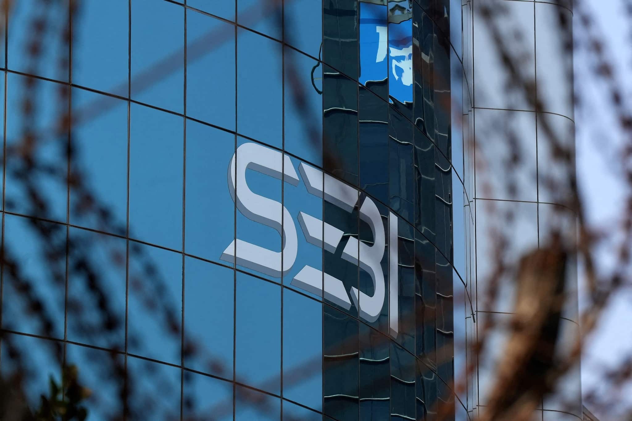 किडनैपिंग, फिरौती और स्टॉक क्रैश... SEBI ने प्रमोटरों की 'फिल्मी कहानी' का किया पर्दाफाश; ₹48 करोड़ की होगी वसूली