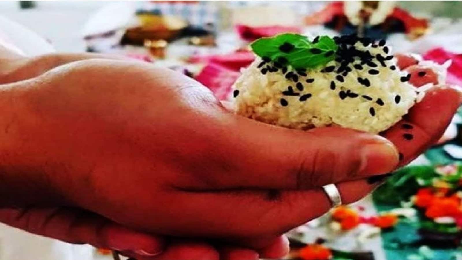 Pitra Paksh 2025: श्राद्ध में काले तिल का है बहुत महत्व, जानिए इसका पौराणिक कारण और कथा