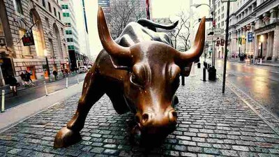 ब्रोकर्स ने कहा कि S&P500 इंडेक्स 7000 के पार निकला सकता है । S&P500 के लिए 2026 के अंत 6500 पर संभव है। अगले साल बाजारों में कुछ दबाव संभव है।