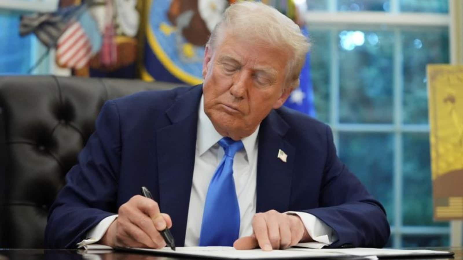 H-1B Visa: ट्रंप के फैसले से मची अफरा-तफरी, विमान से उतरे लोग...अमेरिका का किराया हुआ दोगुना