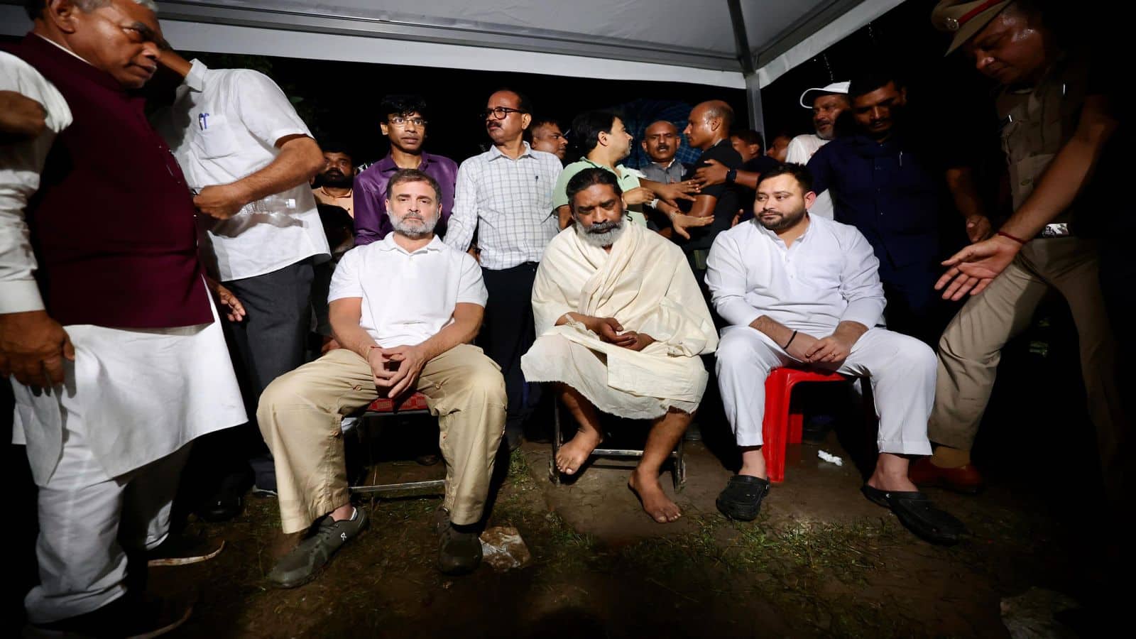 Bihar Election 2025: बिहार विधानसभा चुनाव नहीं लड़ेगी JMM, कांग्रेस-RJD की 'सियासी साजिश' से हेमंत सोरेन नाराज Bihar Election 2025: बिहार विधानसभा चुनाव नहीं लड़ेगी JMM, कांग्रेस-RJD की 'सियासी साजिश' से हेमंत सोरेन नाराज