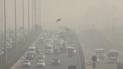 दिल्ली सहित एनसीआर में बुधवार की सुबह (24 दिसंबर) की सुबह जहरीली हवा के साथ हुई।