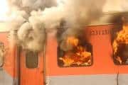 Garib Rath Express Fire: लुधियाना से दिल्ली जा रही गरीबरथ एक्सप्रेस में भीषण आग, लपटें देख कांप गए लोग, आखिर कैसे हुआ हादसा?